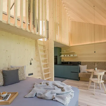 Stoaberg Apartment *